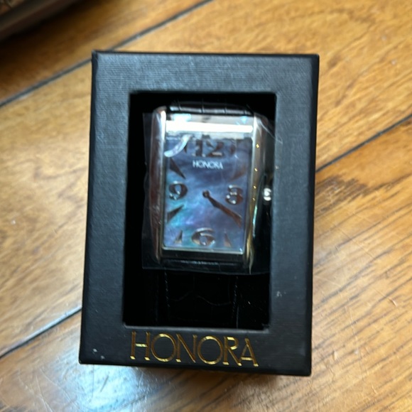 Mens honora watch. Pre worn.  look at description for details. - Picture 6 of 6